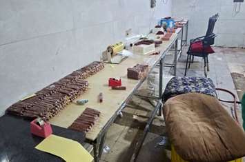 کشف و پلمب کارگاه متخلف تولید و بسته‌بندی آلوچه و لواشک در منطقه فیروز بهرام